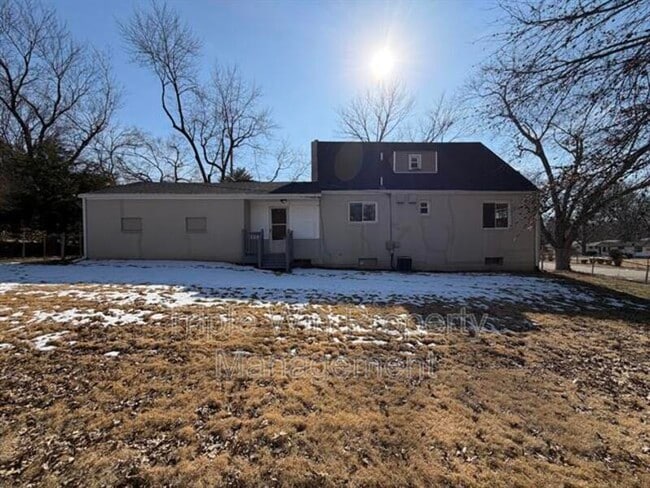 Building Photo - 8385 Latty Ave