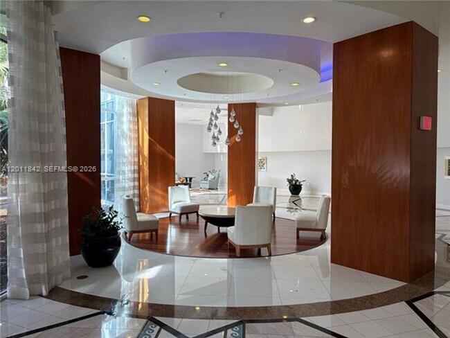 Foto del edificio - 6301 Collins Ave