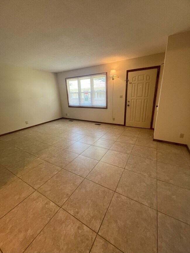 Building Photo - 2955/2957 Starr Duplex