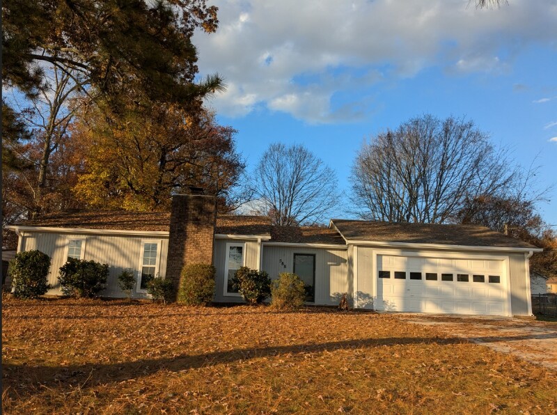 Foto principal - 588 Clutts Rd