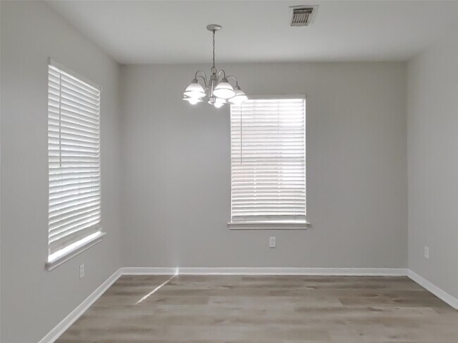 Foto del edificio - 3703 Bent Springs Ln