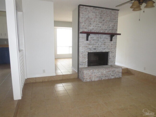Foto del edificio - 1330 El Sereno Pl