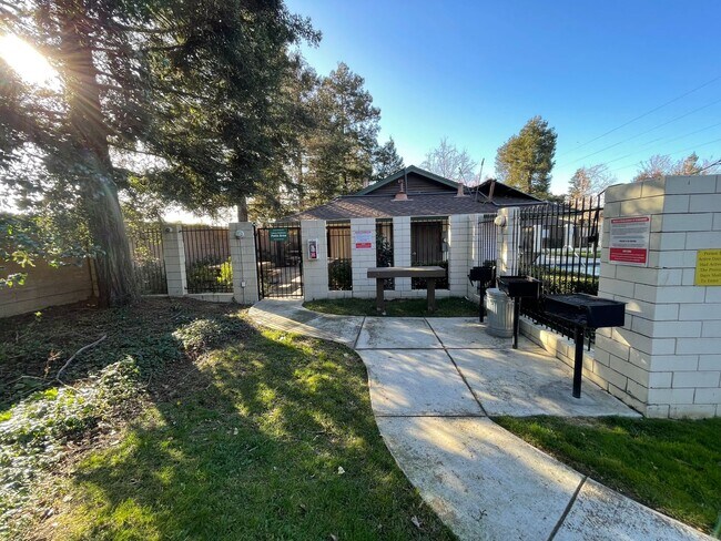 Foto del edificio - Beautiful Condo in Gated Community