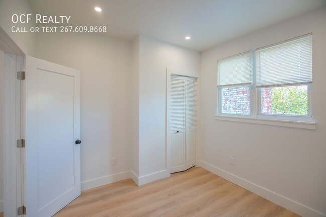 Building Photo - 1644 Point Breeze Ave