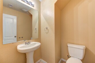 Building Photo - 2002 Collins Rose Ct Building Photo - 2002 Collins Rose Ct