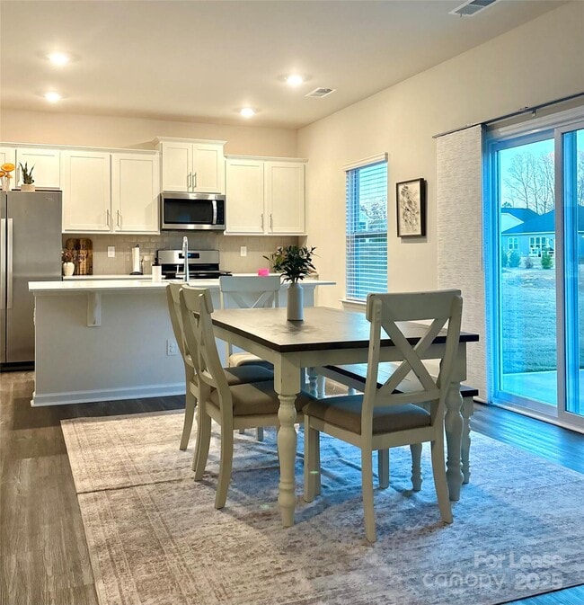 Foto del edificio - 3667 Mercer St