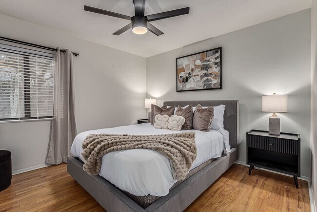 Foto del edificio - 5826 E Waltann Ln