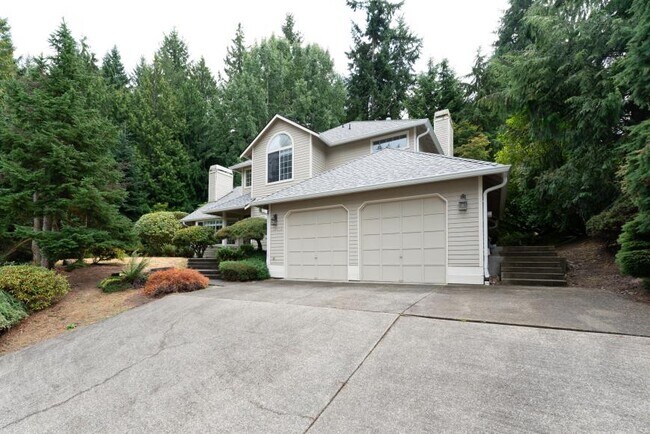 Building Photo - 3 bedroom in Bellevue WA 98007