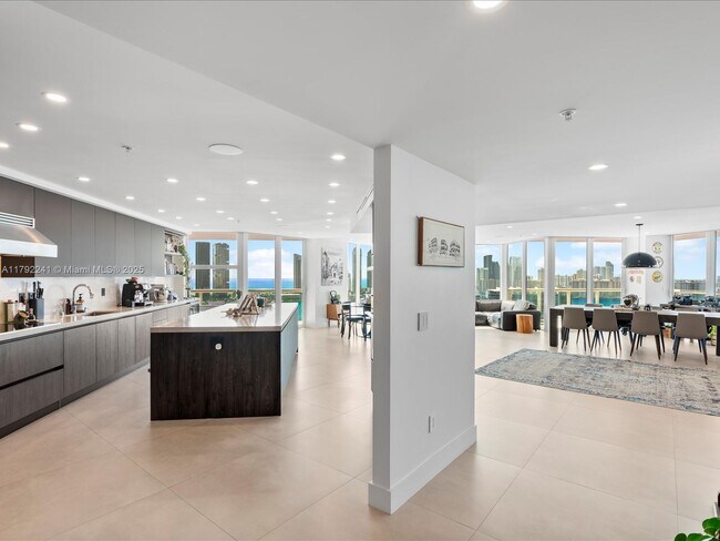 Foto del edificio - 3370 Hidden Bay Dr