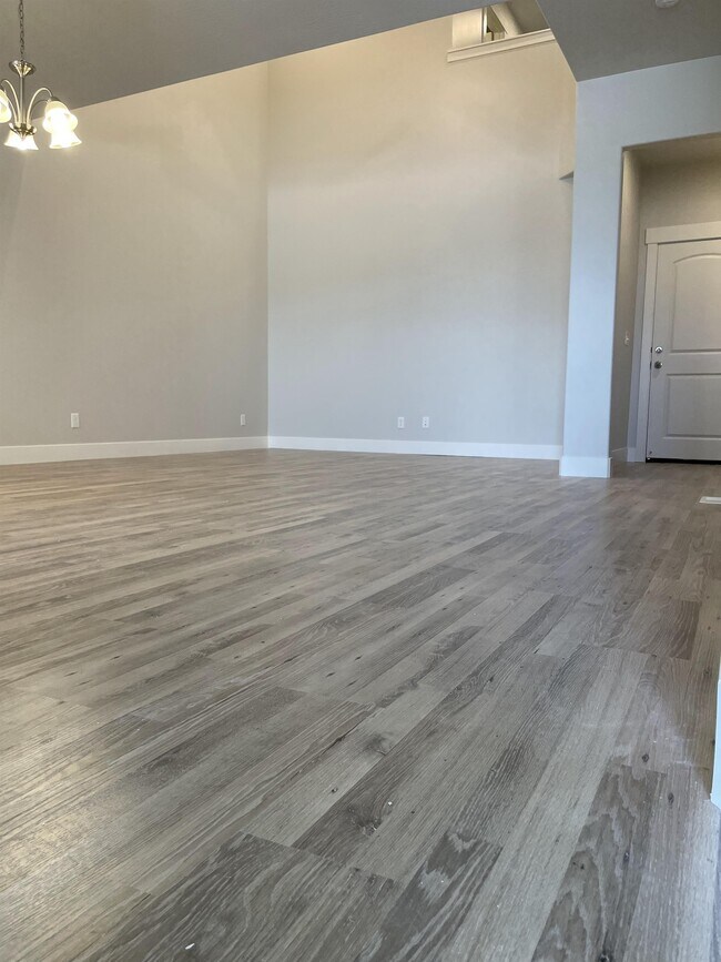 Building Photo - 3628 W Canyon Falls Dr