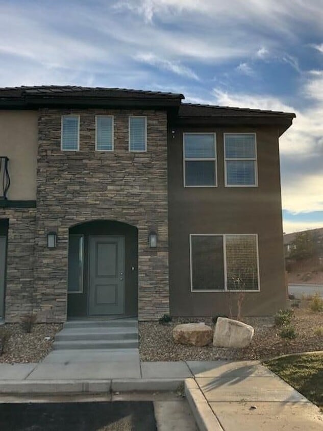 Foto principal - Desert Hills Gem!