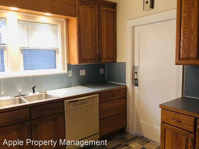 Building Photo - 4 br, 1.5 bath House - 5151 SW Hudson