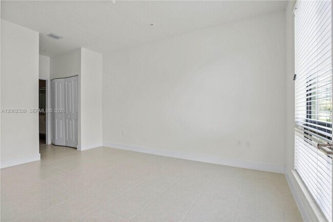 Foto del edificio - 8001 NW 41st St