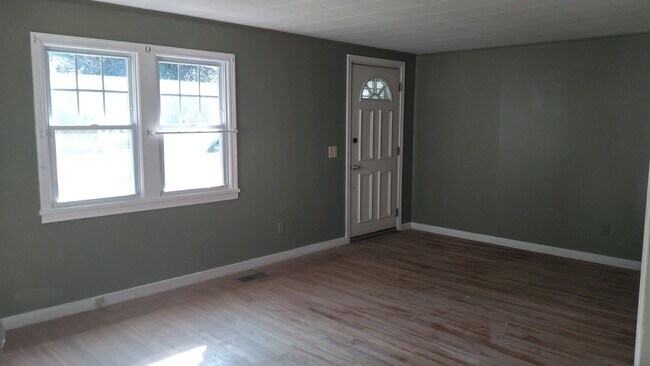 Building Photo - 7 Willard Ct