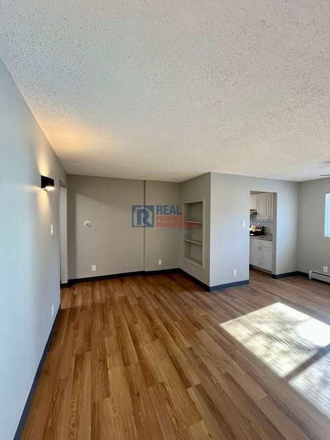 Photo - 3305 W Cedar Ave House