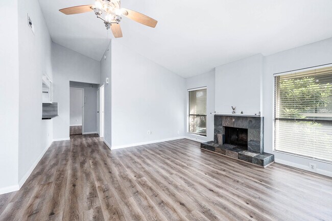 Building Photo - 1881 Bering Dr