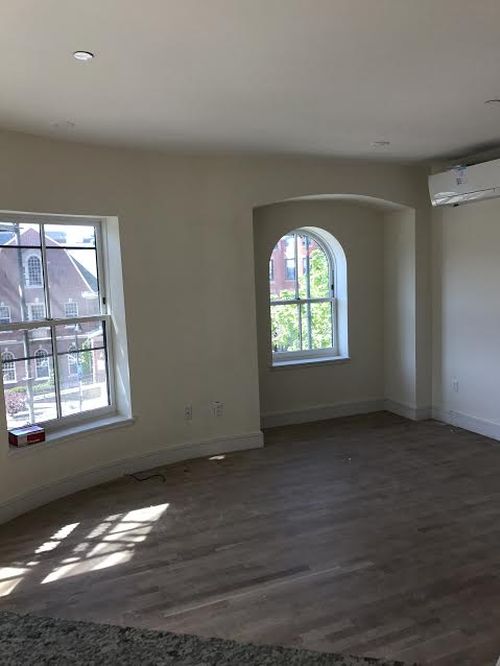 Building Photo - 889 Beacon St