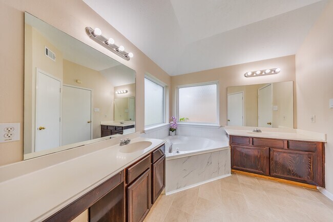 Building Photo - 6515 Autumn Thistle Dr