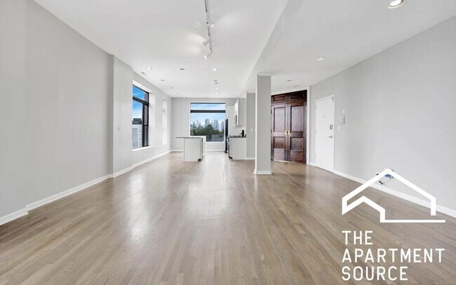 Building Photo - 4 bedroom in Chicago IL 60642