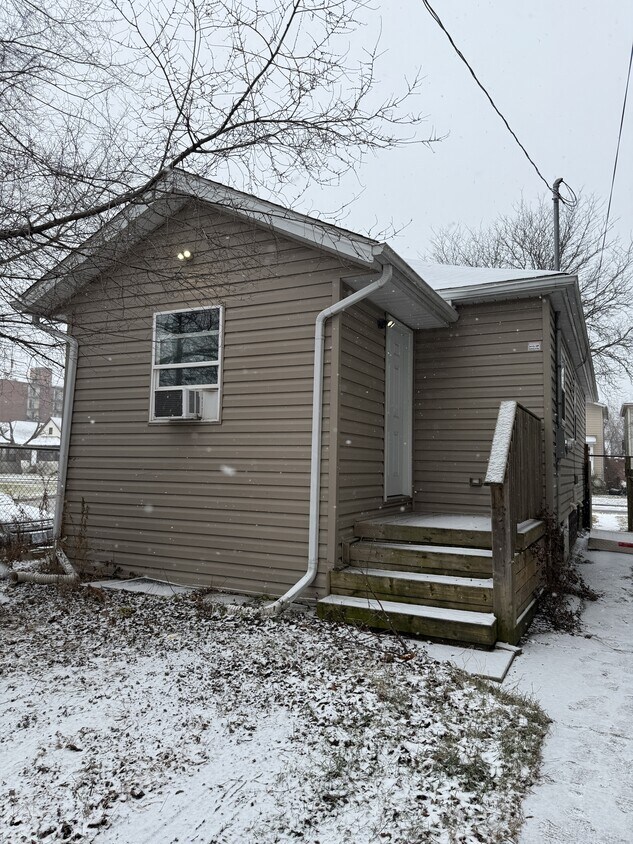 Photo du bâtiment - 522 Bridge Ave