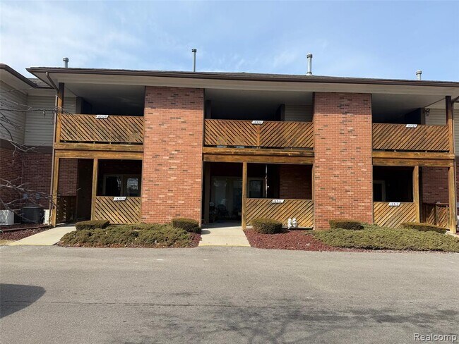 Foto del edificio - 16525 Woodlane