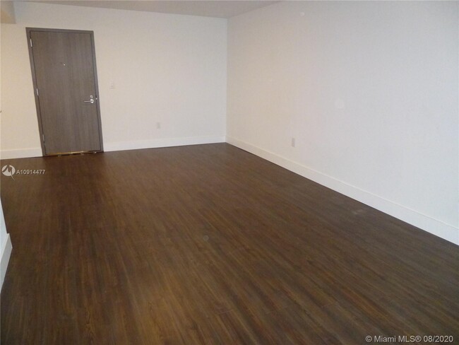 Foto del edificio - 9261 E Bay Harbor Dr