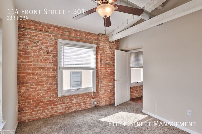 Foto del edificio - 114 Front St