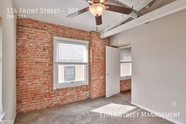 Building Photo - 114 Front St