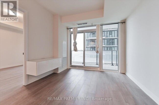 Building Photo - 9000 Jane St