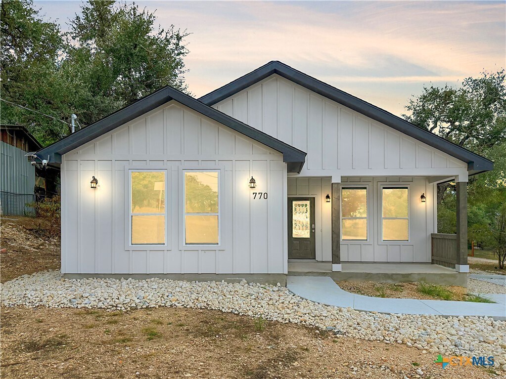 Primary Photo - 770 Buck Run Pass