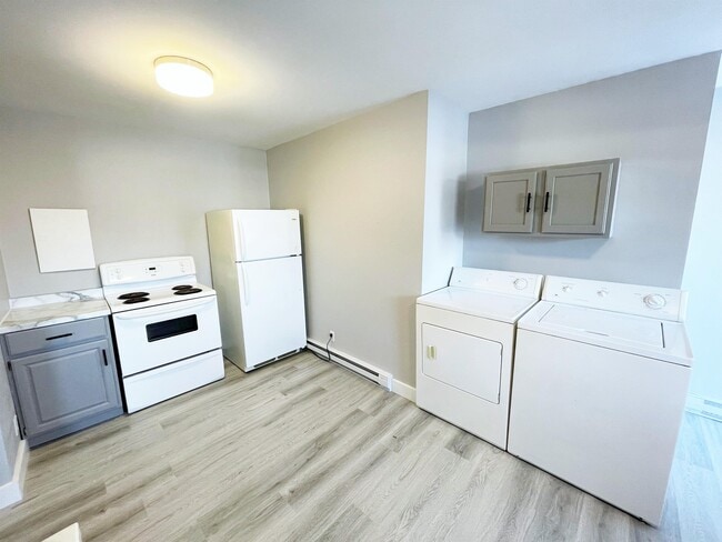 Building Photo - 257 Carmarthen St