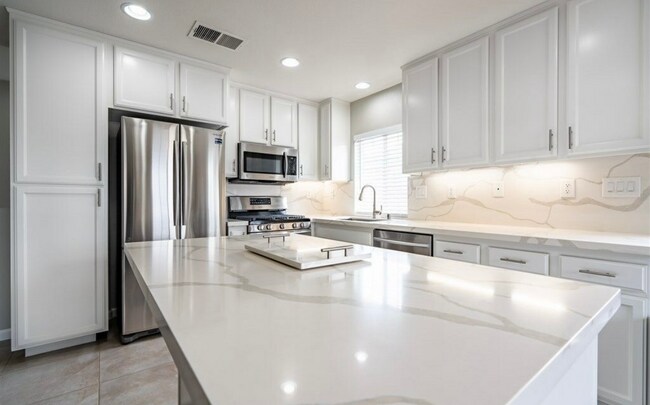 Building Photo - 1461 Levant Ln