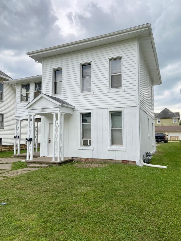 Primary Photo - 557 6th Ave S