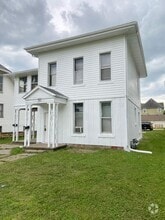 Building Photo - 557 6th Ave S