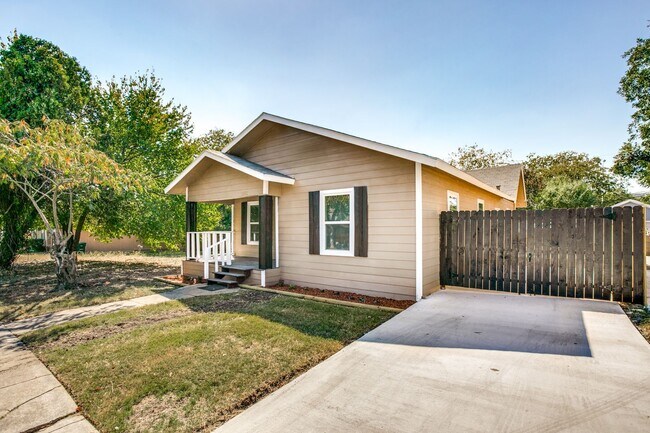 Foto del edificio - Single-Family Home Available!