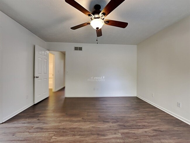 Building Photo - 4637 Bluejay Ct
