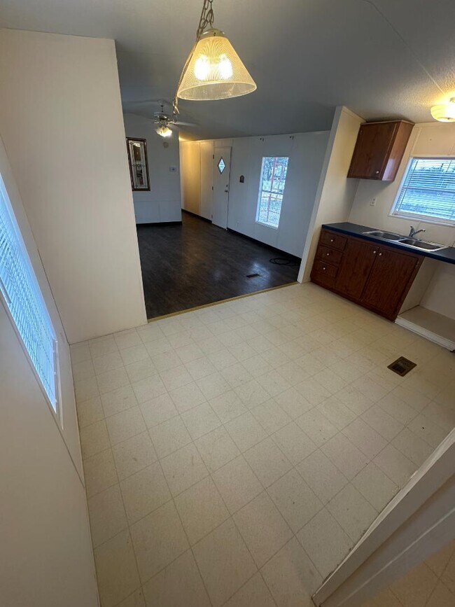 Foto del edificio - 150 Private Road 1610