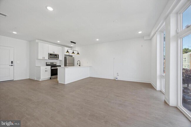 Foto del edificio - 1614 Ridge Ave
