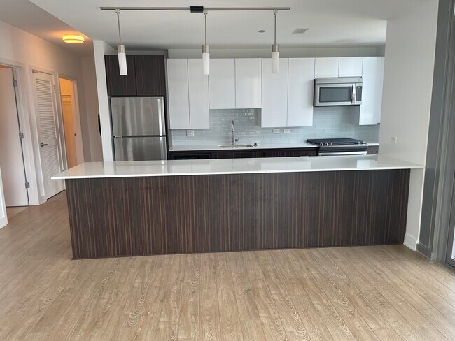 Foto del edificio - 211 N Stetson Ave