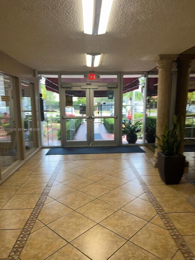 Foto del edificio - 1251 NE 108th St