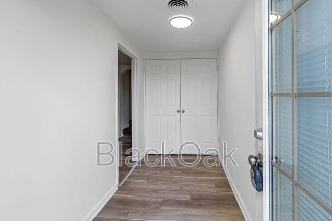 Building Photo - 1803 E Market St