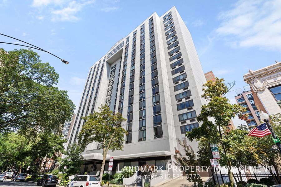 Foto principal - 1221 N Dearborn St