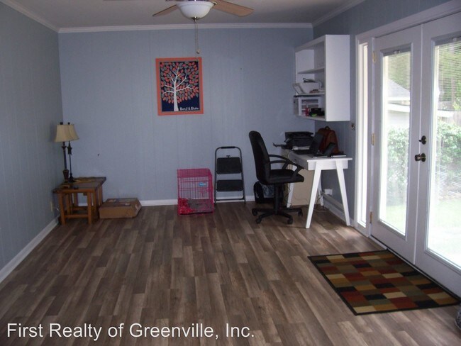 Building Photo - 3 br, 1.5 bath House - 514 Forest Dr