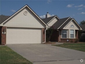 Building Photo - 2837 Astor Dr
