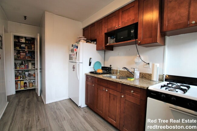 Photo - 1999 Commonwealth Ave Apartment