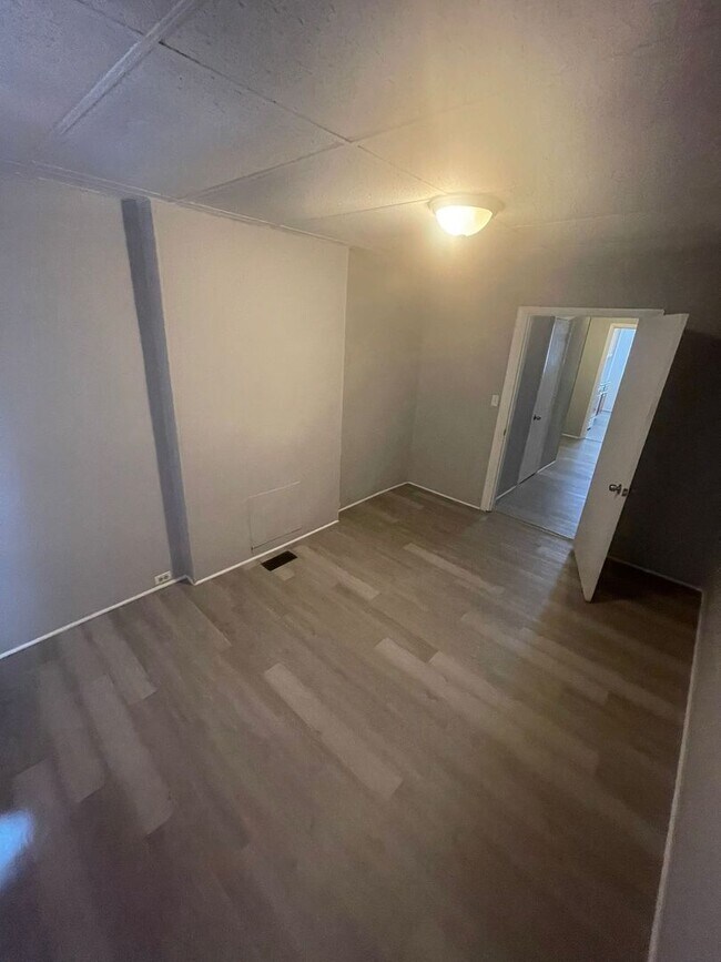 Building Photo - Recently Renovated Three Bedroom Two Bathr...