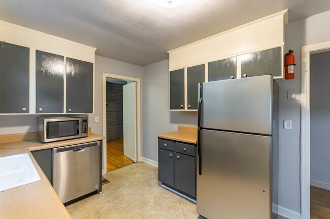 Foto del edificio - Fantastic 3/2 East Nashville w/ Bonus Room & Sunroom!