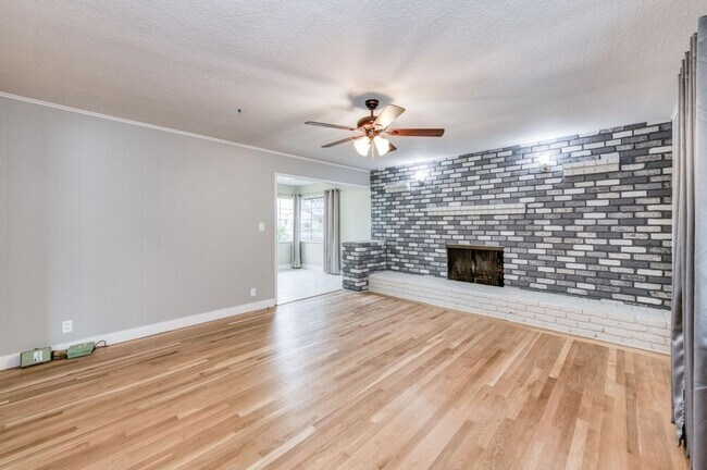 Foto del edificio - Spacious bedroom for rent