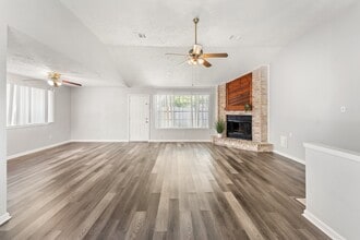 Building Photo - 1202 Manorglen Dr