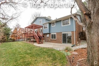 Building Photo - 10839 W 65th Pl